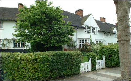 122-124 Hampstead Way